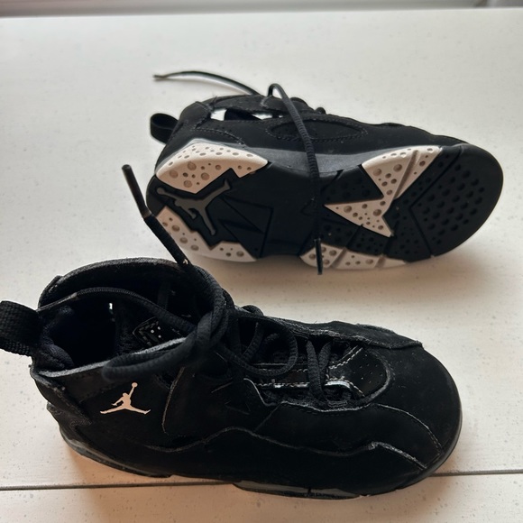 Jordan boys 10 - Picture 2 of 3